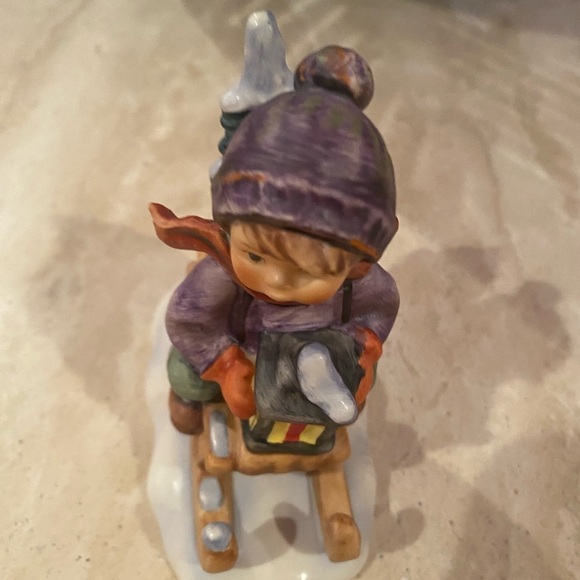 Hummel Ride Into Christmas - Picture 6 of 7